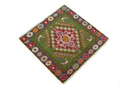 Close-up detail of 2000s Shiraz rug from Iran / Persia showing Wool weave