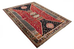 Close-up detail of 2000s Shiraz rug from Iran / Persia showing Wool weave