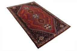 Close-up detail of 2000s Shiraz rug from Iran / Persia showing Wool weave