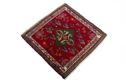 Close-up detail of 2000s Shiraz rug from Iran / Persia showing Wool weave