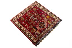Close-up detail of 2000s Shiraz rug from Iran / Persia showing Wool weave