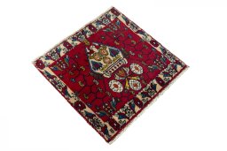 Close-up detail of 2000s Shiraz rug from Iran / Persia showing Wool weave