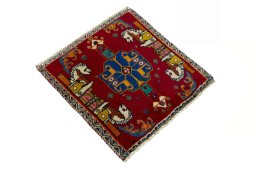Close-up detail of 2000s Shiraz rug from Iran / Persia showing Wool weave