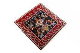 Close-up detail of 2000s Shiraz rug from Iran / Persia showing Wool weave