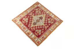 Corner detail of 2000s Shiraz rug showing border pattern and Wool pile