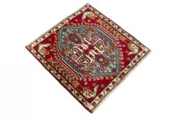Close-up detail of 2000s Shiraz rug from Iran / Persia showing Wool weave