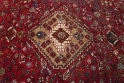 Central medallion detail of 2000s Shiraz rug from Iran / Persia