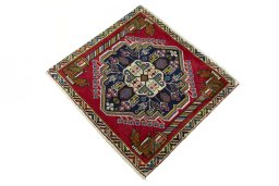 Corner detail of 2000s Shiraz rug showing border pattern and Wool pile