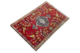 Close-up detail of 2000s Shiraz rug from Iran / Persia showing Wool weave