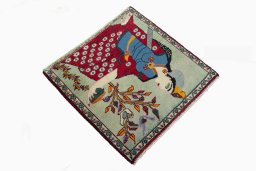 Close-up detail of 2000s Shiraz rug from Iran / Persia showing Wool weave