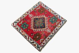 Close-up detail of 2000s Shiraz rug from Iran / Persia showing Wool weave