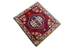 Close-up detail of 2000s Shiraz rug from Iran / Persia showing Wool weave