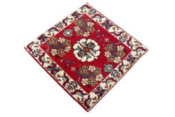 Close-up detail of 2000s Shiraz rug from Iran / Persia showing Wool weave