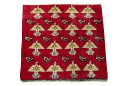 Surface texture of 2000s Shiraz rug with natural Wool and intricate pattern