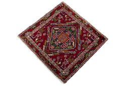 Corner detail of 2000s Shiraz rug showing border pattern and Wool pile