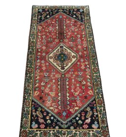 Surface texture of New Shiraz rug with natural Wool and intricate pattern
