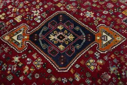 Central medallion detail of 2000s Shiraz rug from Iran / Persia