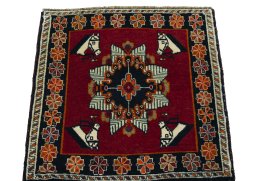 Surface texture of 1970s Shiraz rug with natural Wool and intricate pattern