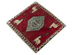 Corner detail of 1970s Shiraz rug showing border pattern and Wool pile
