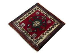 Corner detail of 1970s Shiraz rug showing border pattern and Wool pile