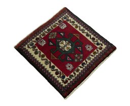 Close-up detail of 1970s Shiraz rug from Iran / Persia showing Wool weave