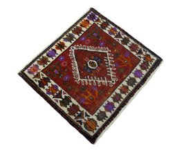 Close-up detail of 1970s Shiraz rug from Iran / Persia showing Wool weave