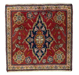 Full view of 1970s Shiraz rug from Iran / Persia, 64 × 65 cm in Red tones
