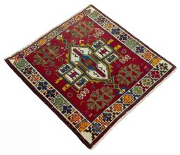 Close-up detail of 1970s Shiraz rug from Iran / Persia showing Wool weave