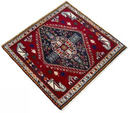 Close-up detail of 1970s Shiraz rug from Iran / Persia showing Wool weave