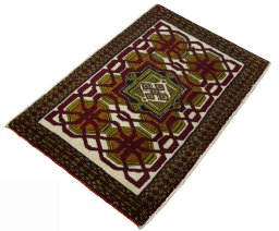 Close-up detail of 1970s Shiraz rug from Iran / Persia showing Wool weave