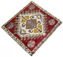 Close-up detail of 1970s Shiraz rug from Iran / Persia showing Wool weave