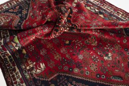 Close-up detail of 2000s Shiraz rug from Iran / Persia showing Wool weave