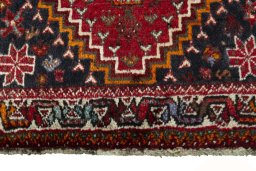 Central medallion detail of 2000s Shiraz rug from Iran / Persia