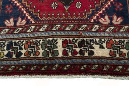 Central medallion detail of 2000s Shiraz rug from Iran / Persia