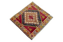 Close-up detail of 2000s Shiraz rug from Iran / Persia showing Wool weave