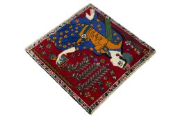 Close-up detail of 2000s Shiraz rug from Iran / Persia showing Wool weave