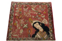 Surface texture of 2000s Shiraz rug with natural Wool and intricate pattern