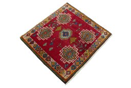 Close-up detail of 2000s Shiraz rug from Iran / Persia showing Wool weave