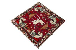 Close-up detail of 2000s Shiraz rug from Iran / Persia showing Wool weave