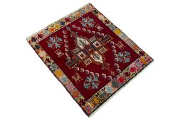 Close-up detail of 2000s Shiraz rug from Iran / Persia showing Wool weave