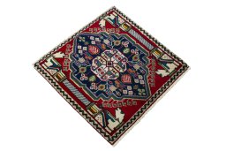 Close-up detail of 2000s Shiraz rug from Iran / Persia showing Wool weave