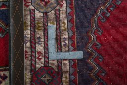 Close-up detail of 2000s Shiraz rug from Iran / Persia showing Wool weave