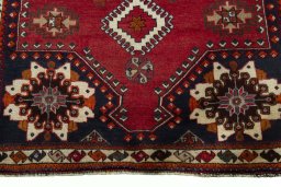 Close-up detail of 2000s Shiraz rug from Iran / Persia showing Wool weave