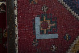 Close-up detail of 2000s Shiraz rug from Iran / Persia showing Wool weave