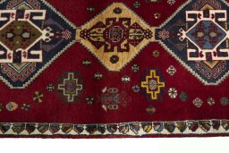 Close-up detail of 2000s Shiraz rug from Iran / Persia showing Wool weave