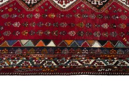 Close-up detail of 2000s Shiraz rug from Iran / Persia showing Wool weave
