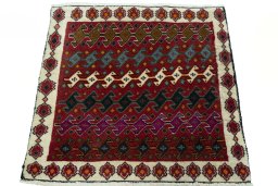 Surface texture of 2000s Shiraz rug with natural Wool and intricate pattern