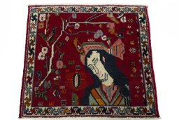 Surface texture of 2000s Shiraz rug with natural Wool and intricate pattern