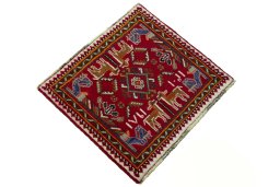 Close-up detail of 2000s Shiraz rug from Iran / Persia showing Wool weave