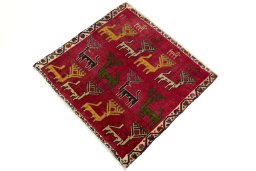 Corner detail of 2000s Shiraz rug showing border pattern and Wool pile